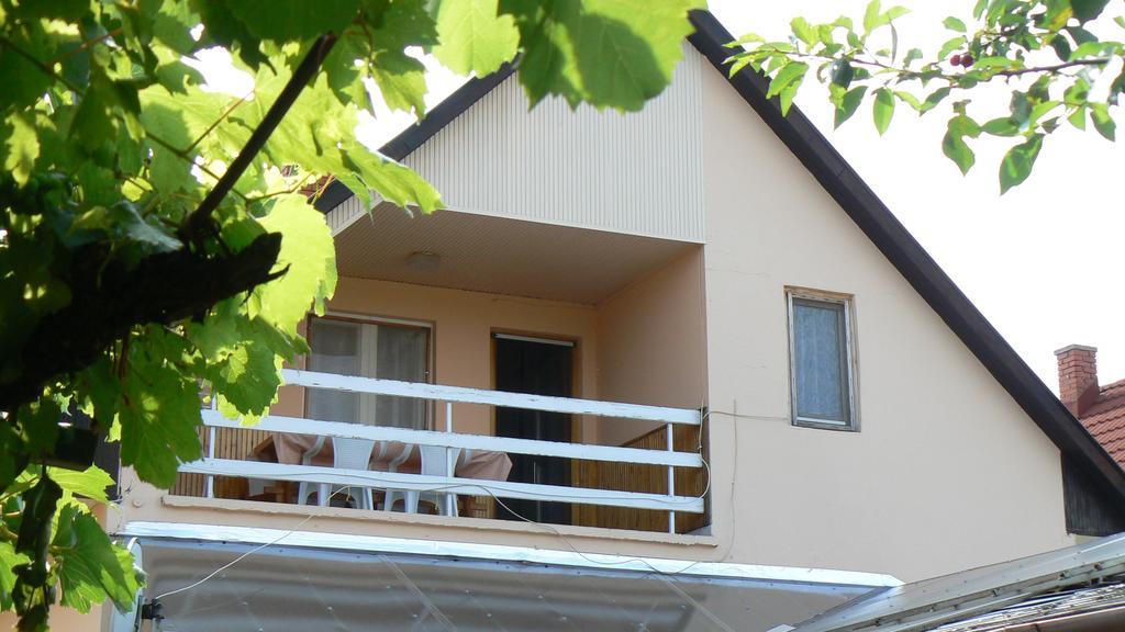Magdalena Haz Apartment Balatonlelle Ruang foto
