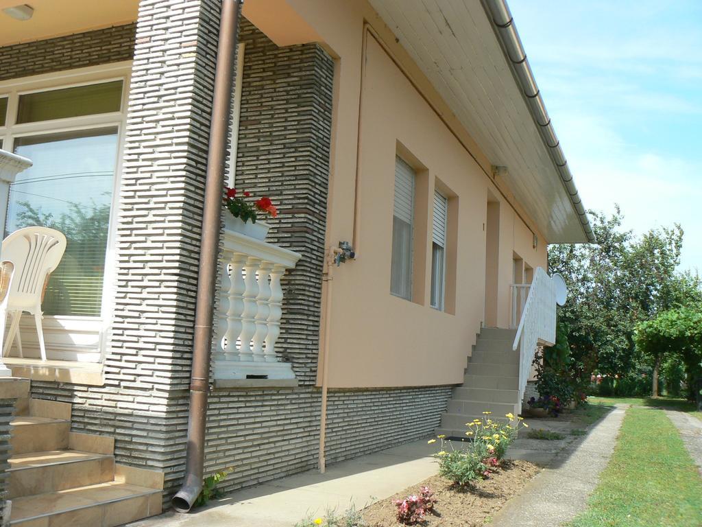 Magdalena Haz Apartment Balatonlelle Bagian luar foto